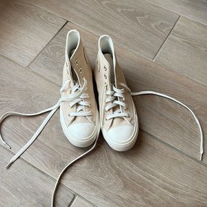 💖— CUTE ROSEY GOLD PINK CONVERSE!!—💖 SIZE 6!